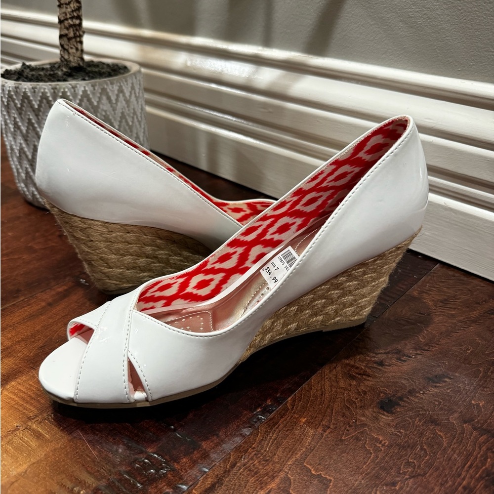 DexFlex comfort Women’s Wedge Heel LIKE NEW size 7